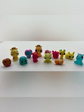 Littlest Pet Shop & Hatchimals Colleggtibles Tiny Figures Toys Cake Toppers LPS